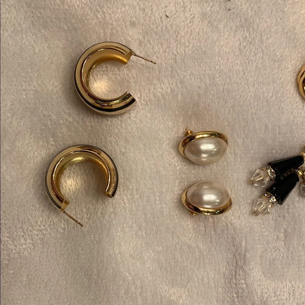 Elegant Gold and Black Jewelry Set